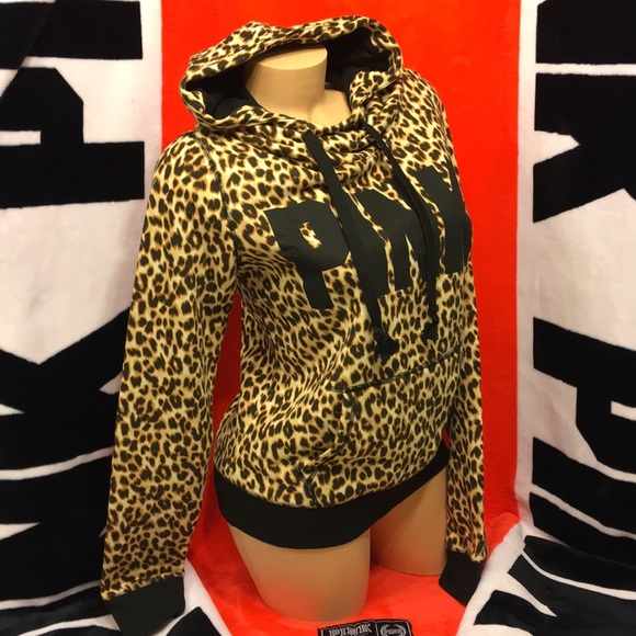 🛑SOLD🛑 Vs Pink Cheetah Pullover Hoodie - Picture 3 of 8